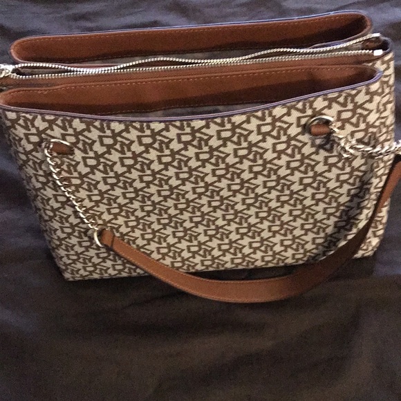 DKNY Bryant Large Shopper Tote Shoulder Bag - Picture 2 of 7